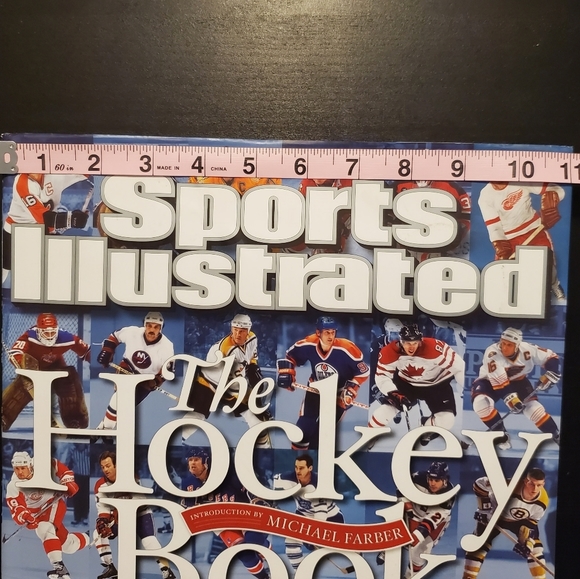 🌺 3/25 The Hockey Book from Sports Illustrated - Picture 12 of 16